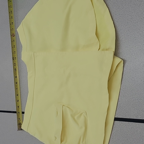 Nike Tech Pack Women's Soft Yellow Skorts Size XL - Picture 5 of 11